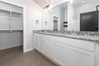 13324 Springcreek Dr in Oklahoma City, OK - Building Photo - Building Photo