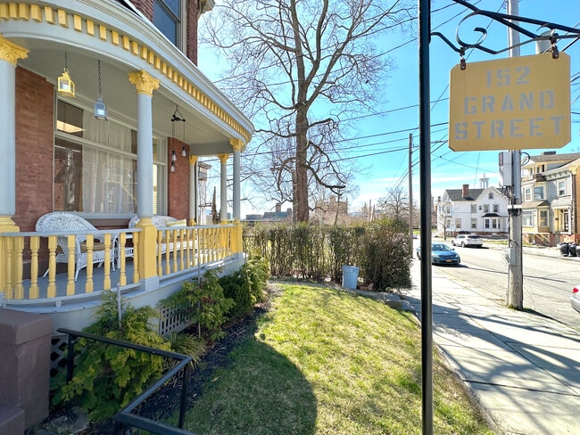 152 Grand St, Unit 2 in Newburgh, NY - Building Photo - Building Photo