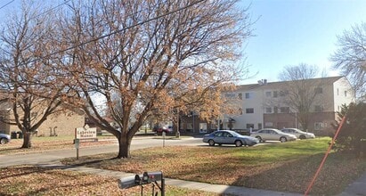 904 E Milwaukee Ave in Storm Lake, IA - Building Photo - Building Photo