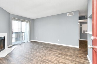 5959 Bonhomme Rd in Houston, TX - Building Photo - Building Photo