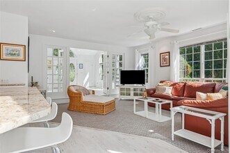 35 Halsey Rd in Southampton, NY - Building Photo - Building Photo