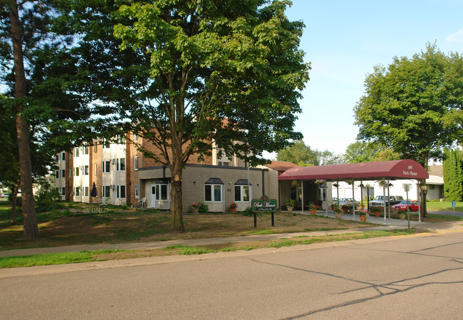 Park Manor Apartments in Braham, MN - Building Photo - Building Photo