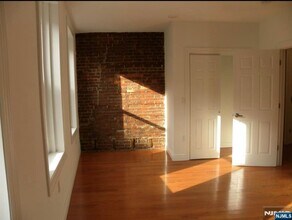 43 Ridgewood Blvd E in Ridgewood, NJ - Building Photo - Building Photo
