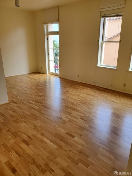 355 Buena Vista Ave E, Unit 311W in San Francisco, CA - Building Photo - Building Photo