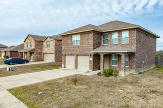 Creekside Estates in Terrell, TX - Building Photo - Building Photo