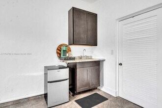 10800 NW 22nd Ct in Miami, FL - Building Photo - Building Photo