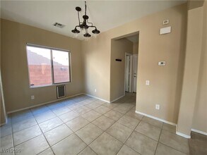 10748 Khalua Ave in Las Vegas, NV - Building Photo - Building Photo