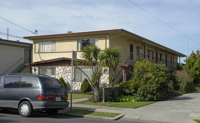 1103 Regent St in Alameda, CA - Foto de edificio - Building Photo