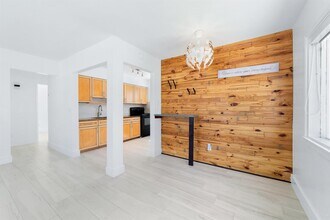 2130 Wiley Ct in Hollywood, FL - Building Photo - Building Photo