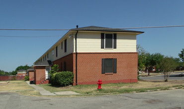 309 Calgary Ave in San Antonio, TX - Building Photo - Building Photo