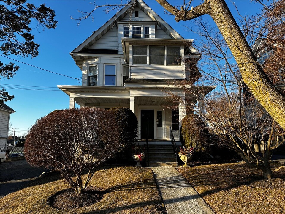 3 Overton Rd in Ossining, NY - Building Photo