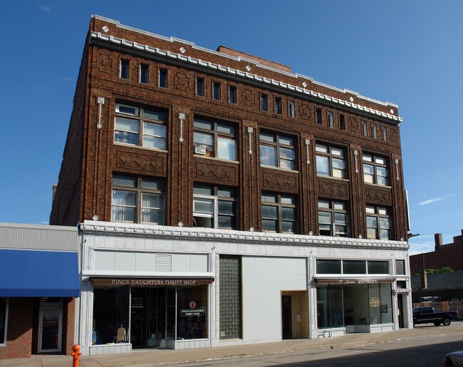 1317-1321 5th Ave in Moline, IL - Building Photo - Building Photo