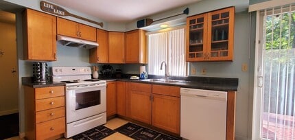 1320 Main St in Frankfort, MI - Building Photo - Building Photo