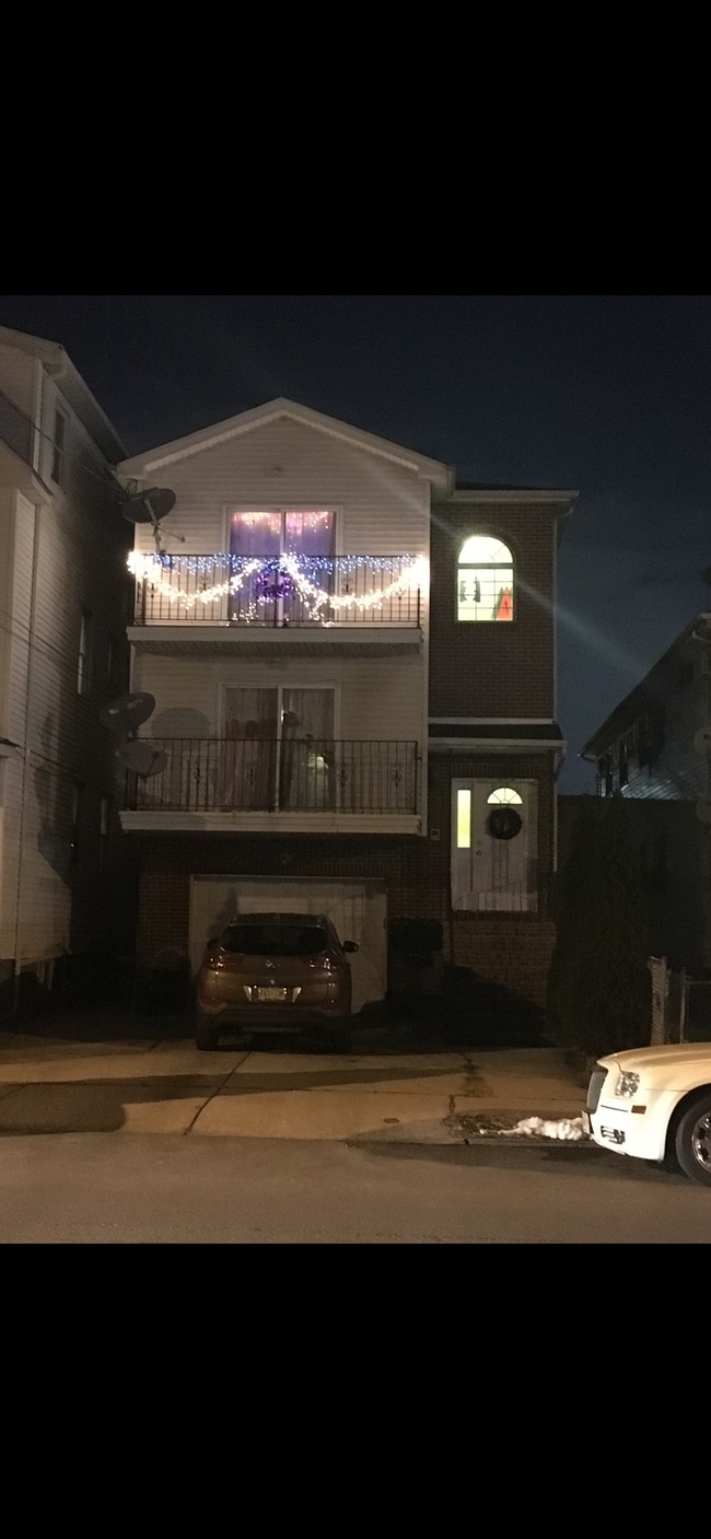 905 Olive St, Unit 2 in Elizabeth, NJ - Building Photo - Building Photo
