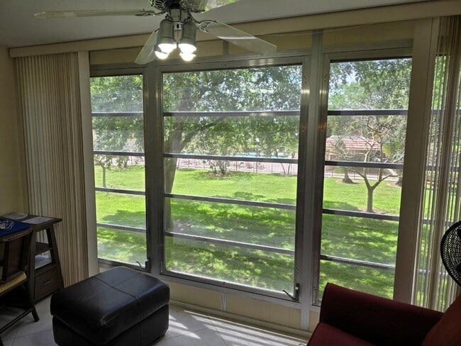 1501 Cayman Way, Unit K2 in Coconut Creek, FL - Foto de edificio - Building Photo