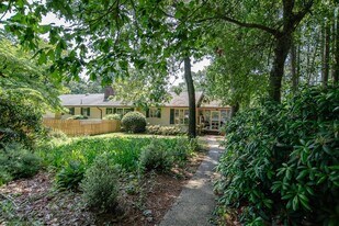 35097 Hillsborough Dr in Belle Haven, VA - Building Photo