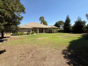 13701 Meritage Ct in Bakersfield, CA - Building Photo - Building Photo