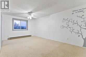 270 Brittany Dr in Ottawa, ON - Building Photo - Building Photo