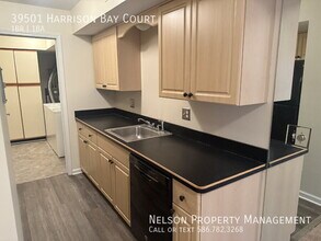 39501 Harrison Bay Ct in Harrison Township, MI - Building Photo - Building Photo