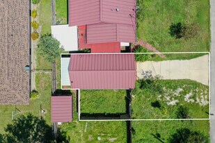 608 High St in Lake Wales, FL - Building Photo