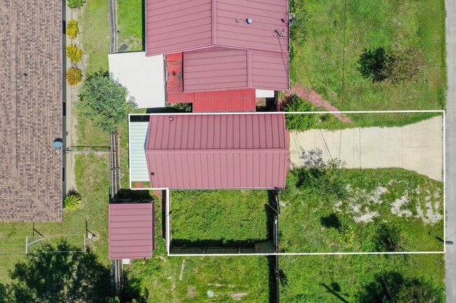 property at 608 High St