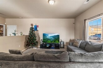 7643 Sand Lake Heights in Colorado Springs, CO - Foto de edificio - Building Photo