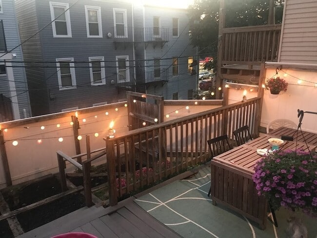 296 Meridian St, Unit 1 in Boston, MA - Building Photo - Building Photo