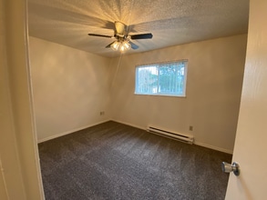 1700 Blankenship Rd in West Linn, OR - Building Photo - Building Photo