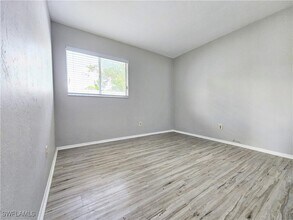 523 SE 24th Ave in Cape Coral, FL - Building Photo - Building Photo