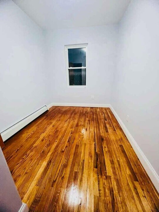 177-51 105th Ave in Queens, NY - Building Photo