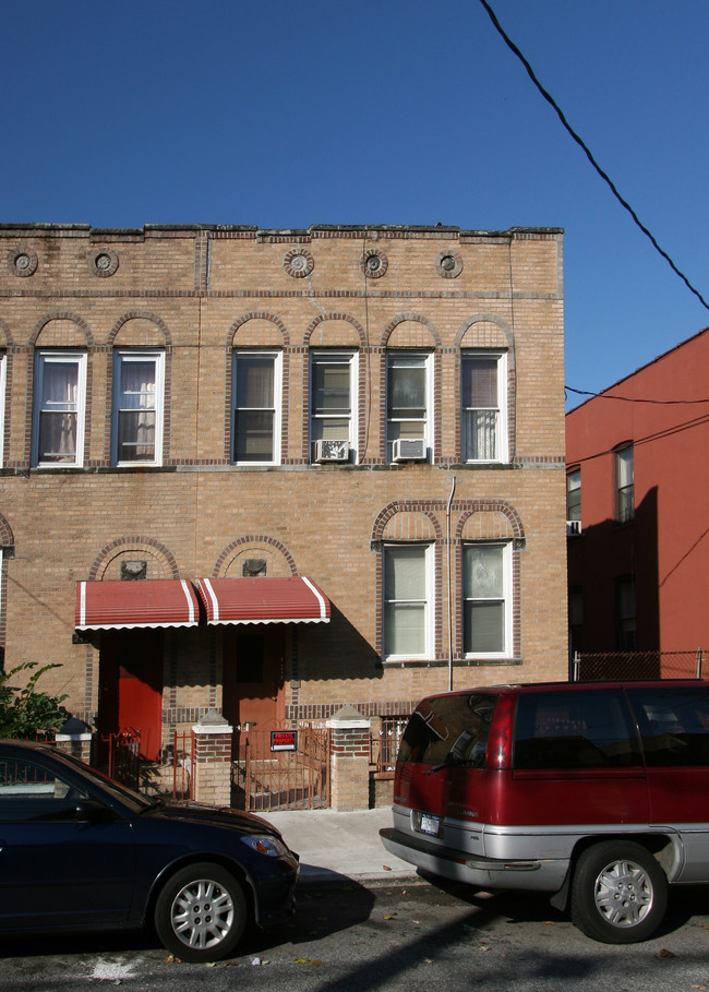 244 E 55th St in Brooklyn, NY - Foto de edificio - Building Photo