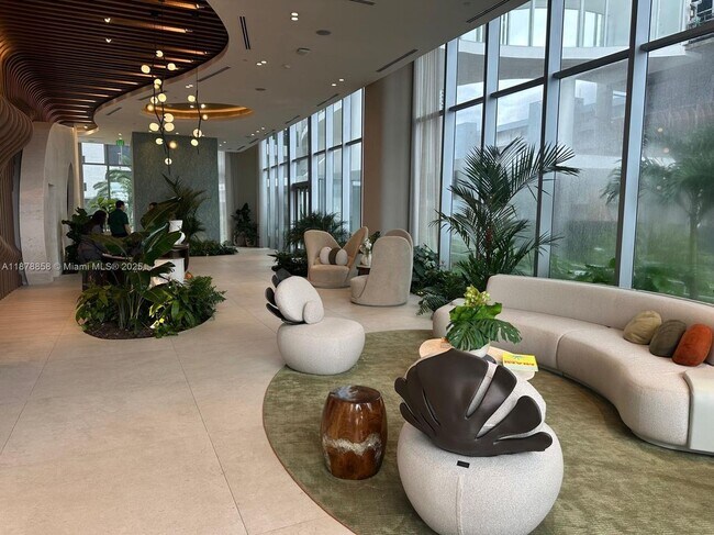 700 NE 24th St in Miami, FL - Building Photo - Building Photo