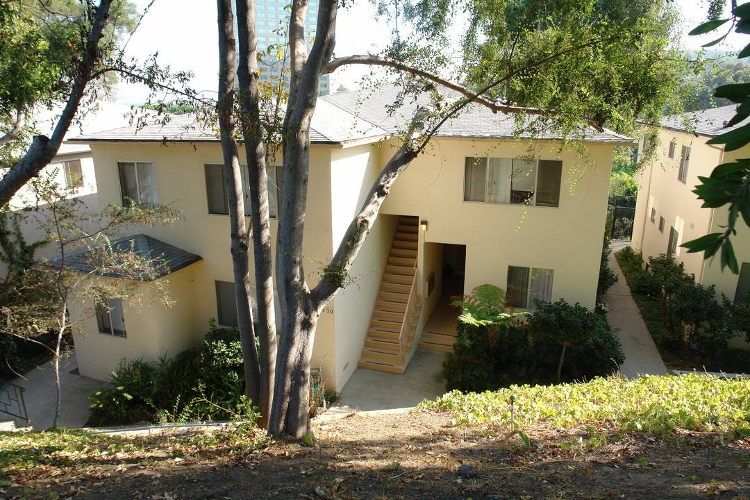 3920 Kentucky Dr in Los Angeles, CA - Building Photo