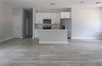 1120 Dartford Dr in Kissimmee, FL - Foto de edificio - Building Photo