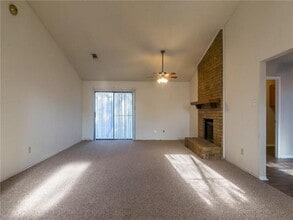 2121 Country Oaks Dr in Garland, TX - Building Photo - Building Photo