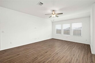 416 Escondido Cir in San Marcos, TX - Foto de edificio - Building Photo