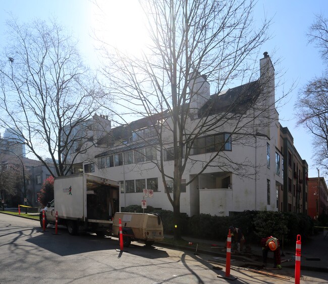 Caroline Court in Vancouver, BC - Building Photo - Building Photo