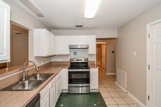 416 S 13th Terrace in Fernandina Beach, FL - Foto de edificio - Building Photo