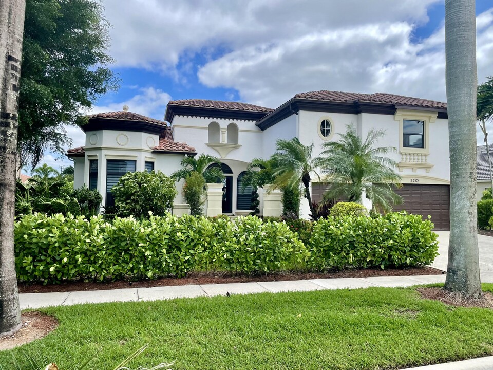 2210 Stotesbury Way in Wellington, FL - Building Photo