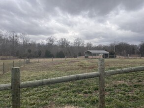 769 Hardy Rd in Cadiz, KY - Foto de edificio - Building Photo