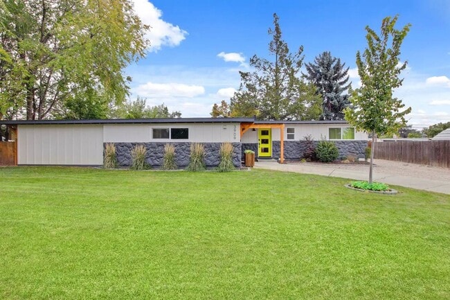 3909 W Normandie Dr in Boise, ID - Foto de edificio - Building Photo