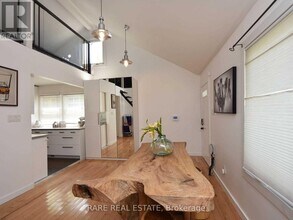 15 Eastern Ave in Brampton, ON - Building Photo - Building Photo