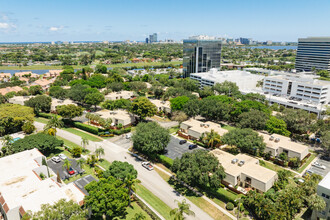 Embassy Park Condominiums in West Palm Beach, FL - Building Photo - Building Photo