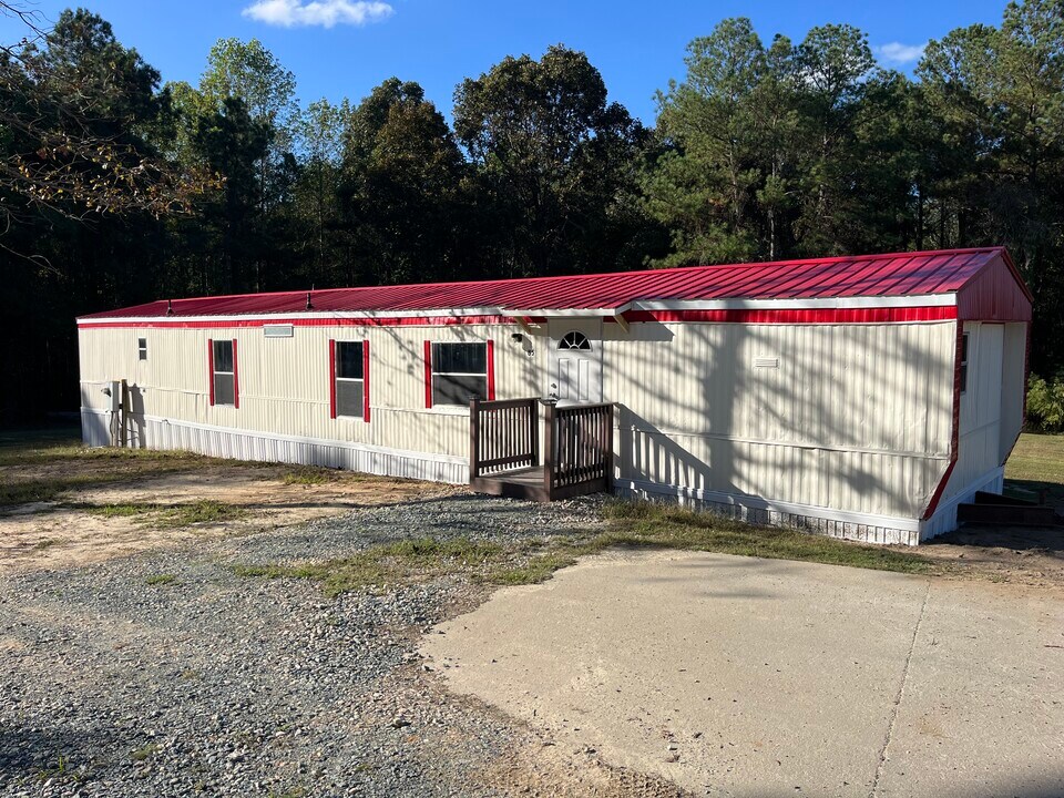 85 Ray Johnson Dr in Lillington, NC - Building Photo
