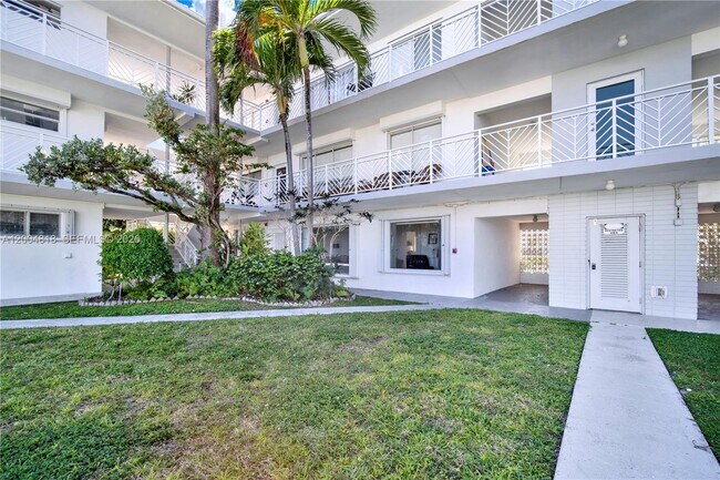 7939 West Dr in Miami Beach, FL - Building Photo - Building Photo