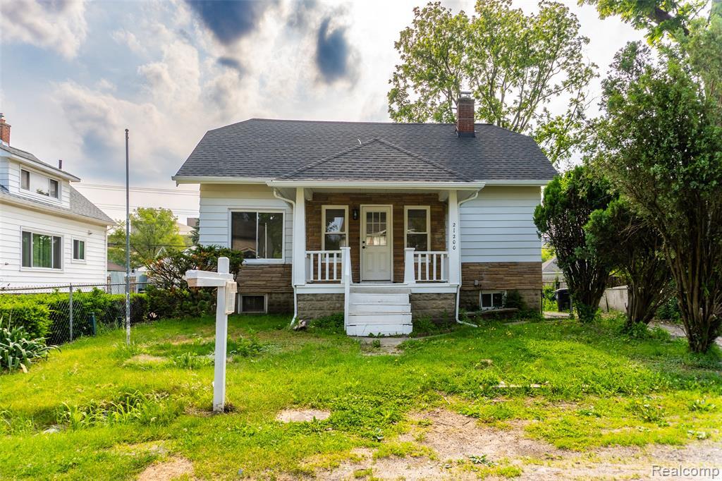 21200 Collingham Ave in Farmington Hills, MI - Building Photo