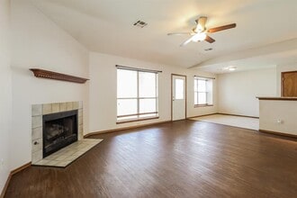 1401 Nottoway Dr in Midwest City, OK - Building Photo - Building Photo