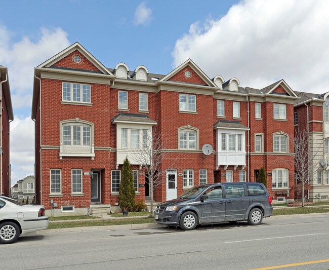 2510-2518 Bur Oak Ave