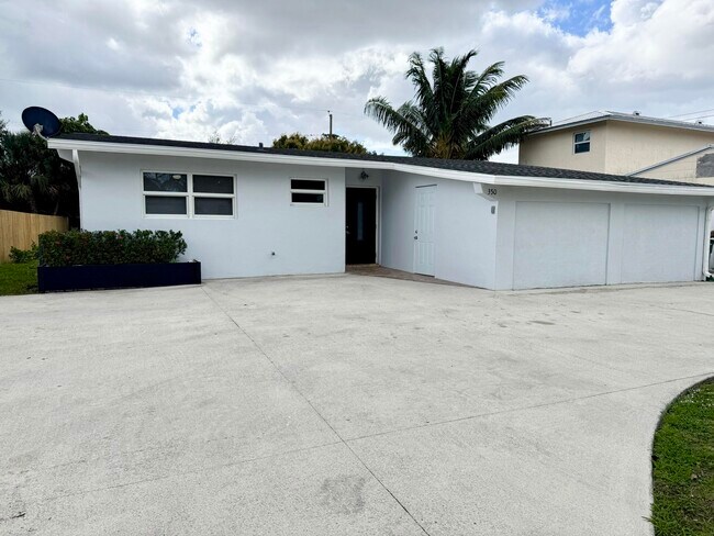 350 Cypress Dr in West Palm Beach, FL - Building Photo - Building Photo
