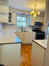 904 Rhodes Ave in West Mifflin, PA - Building Photo - Building Photo